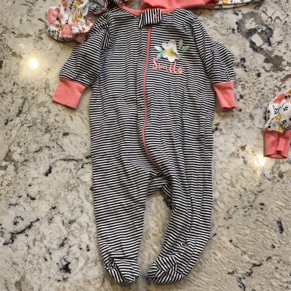 Two Gerber sleep and play outfits! - Picture 2 of 3